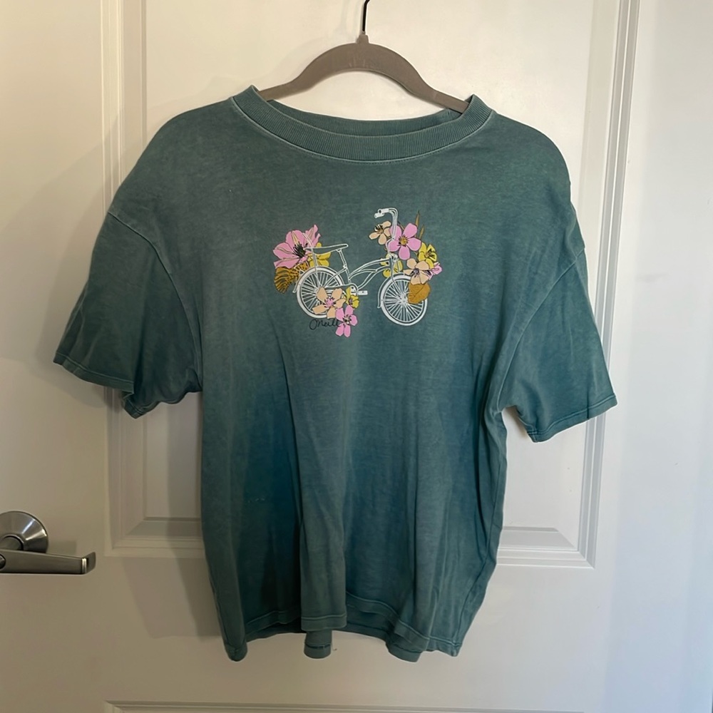 O’Neill size medium graphic tee